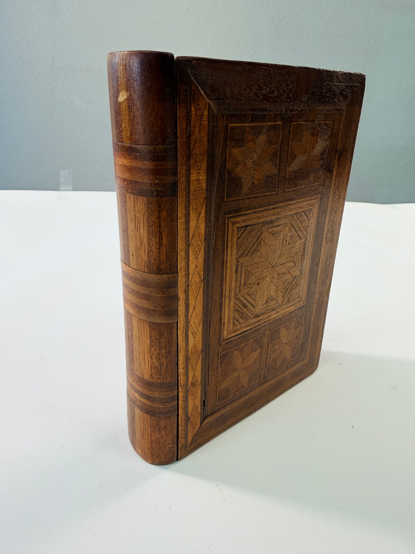 Spruce Gum Box