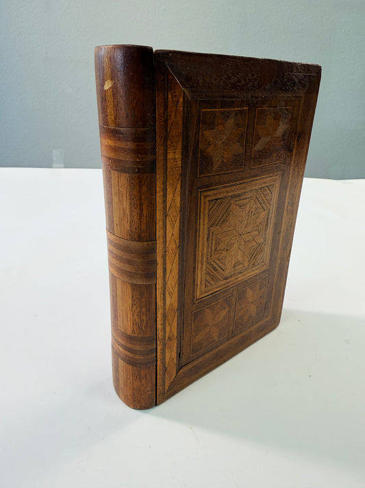 Spruce Gum Box
