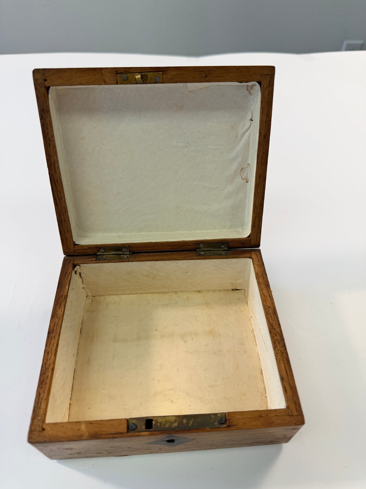 Victorian Collar Box