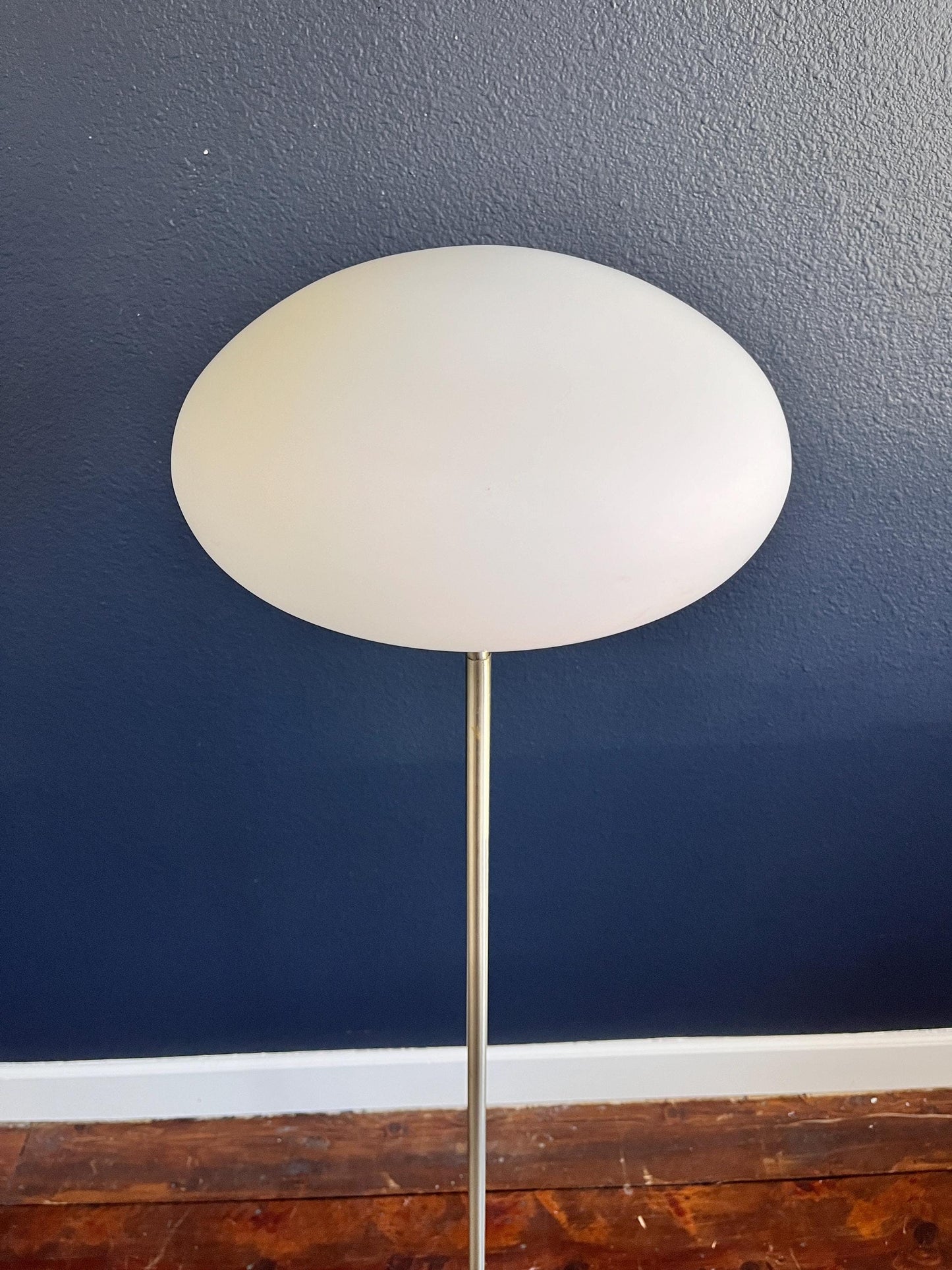 Laurel Lamp - Chrome