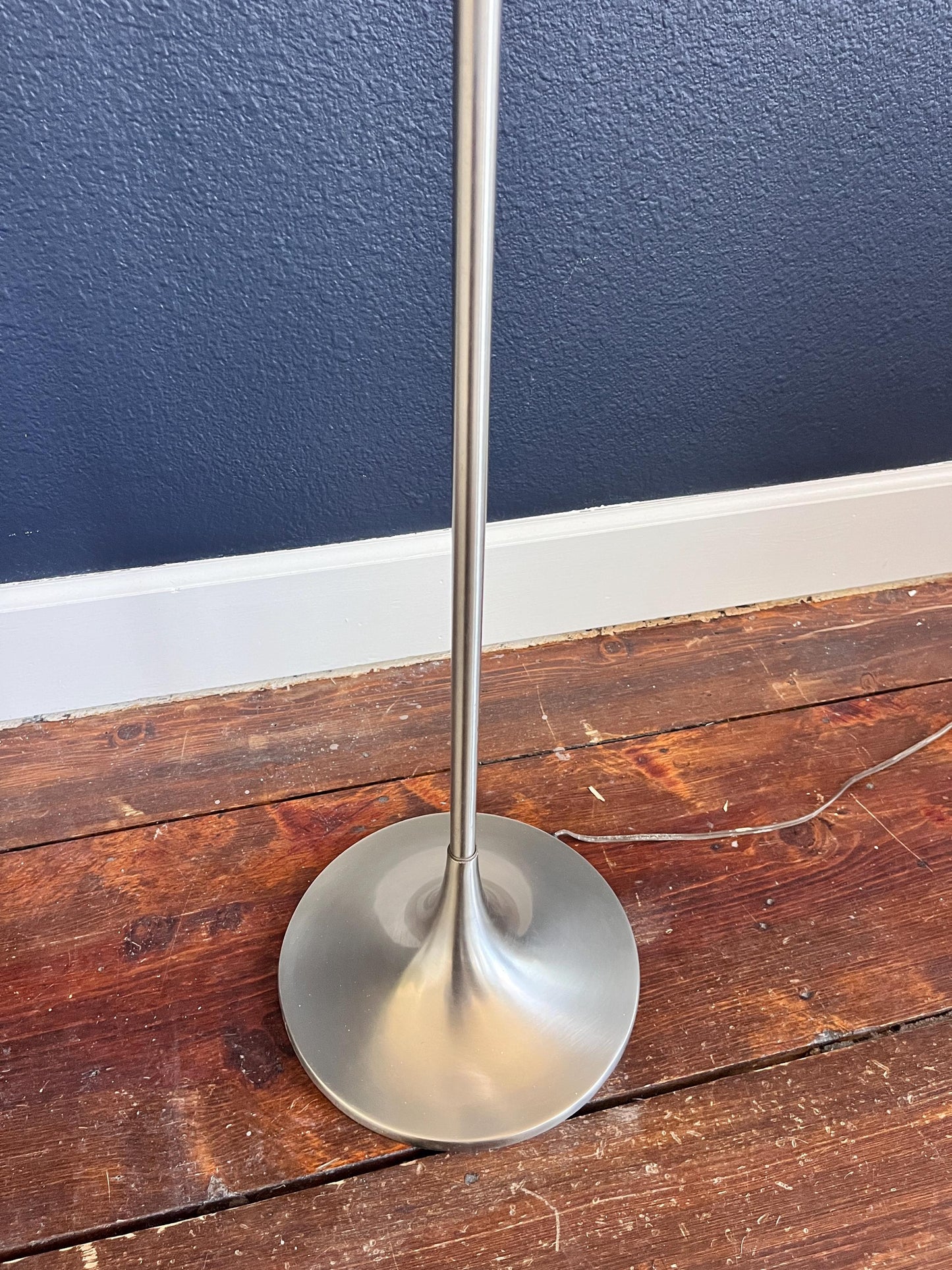 Laurel Lamp - Chrome