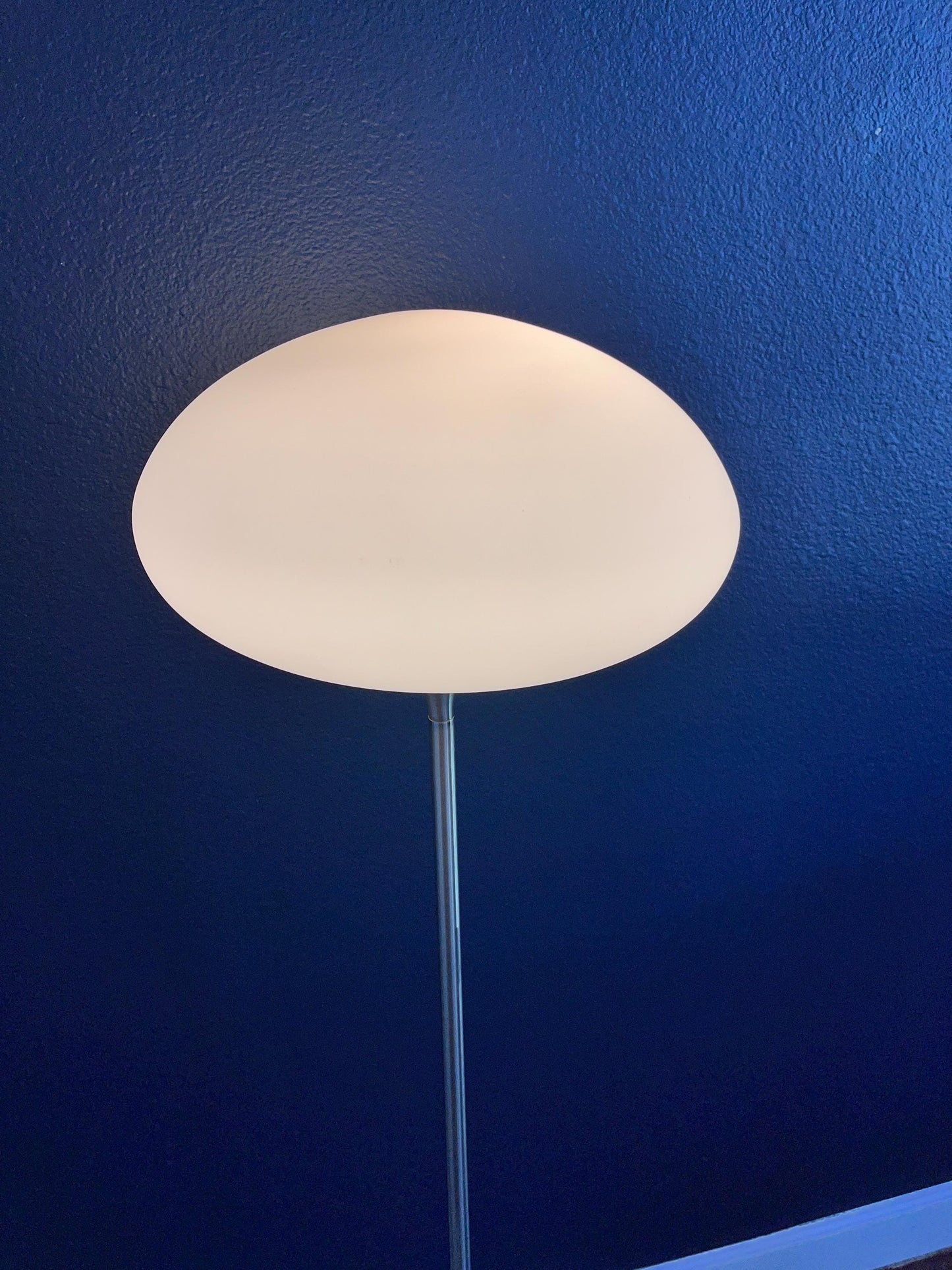 Laurel Lamp - Chrome