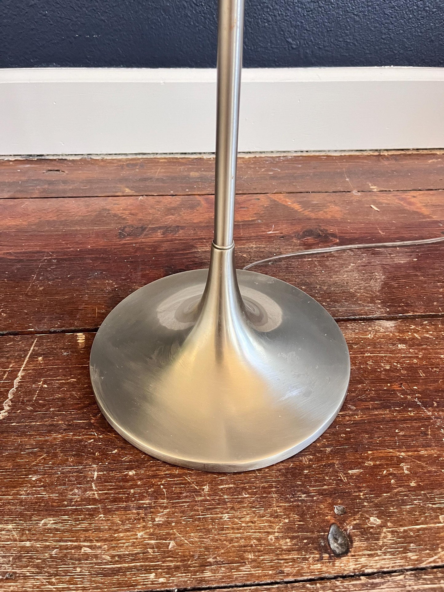 Laurel Lamp - Chrome